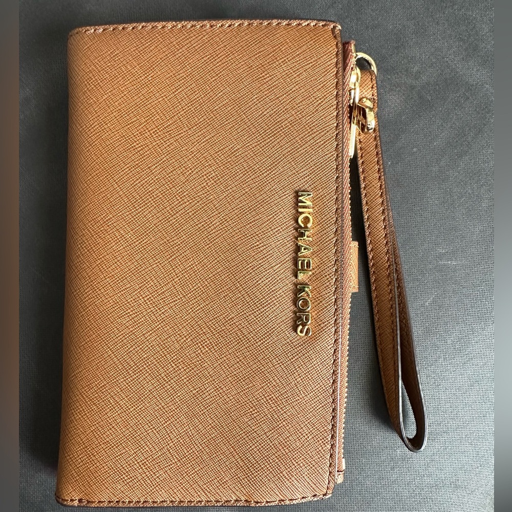 Michael Kors Adele Leather Smartphone Wallet